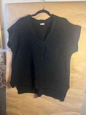 POL Black Ribbed V-Neck Short Sleeve Sweater Top